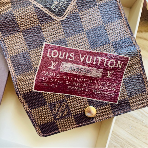 SOLD Louis Vuitton Ebene Limited Edition Key Holder - Picture 4 of 12